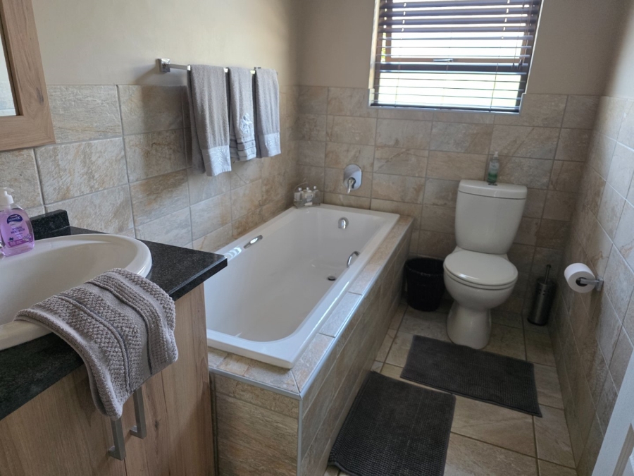 To Let 3 Bedroom Property for Rent in Wilkoppies North West